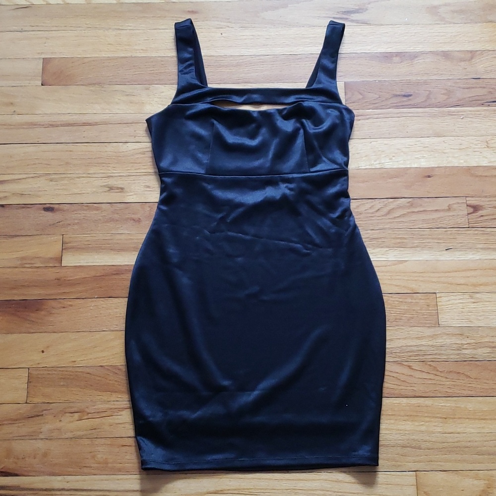 NWOT Guess LBD